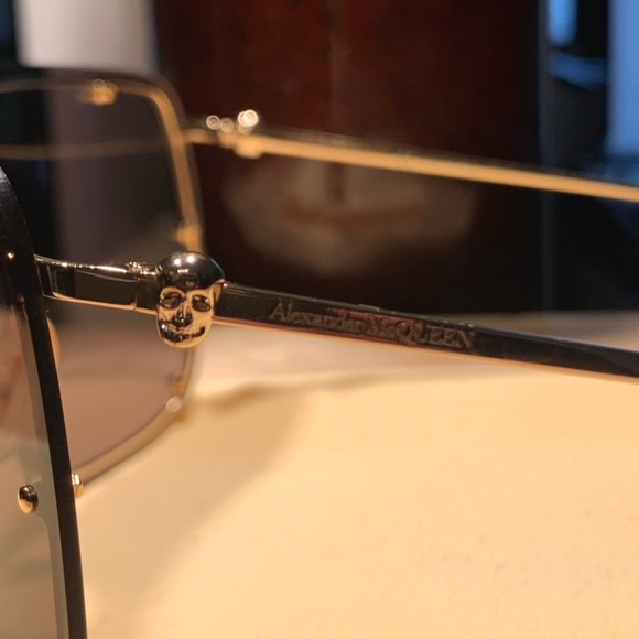ALEXANDER MCQUEEN SKULL MASK SUNGLASSES SOLD-OUT!!! - Picture 3 of 3